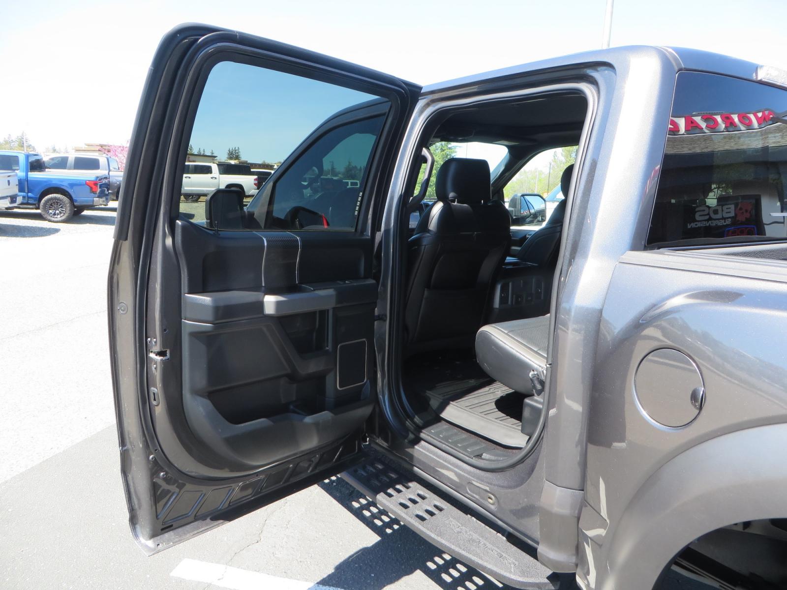 2019 CHARCOAL /BLACK Ford F-150 F-150 Raptor (1FTFW1RG6KF) with an 3.5L V6 ECOBOOST engine, automatic transmission, located at 2630 Grass Valley Highway, Auburn, CA, 95603, (530) 508-5100, 38.937893, -121.095482 - Photo #35